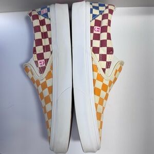 VANS Checkered Slip On Sneakers multi color
Size: Women’s 8.5 Men’s 7.0